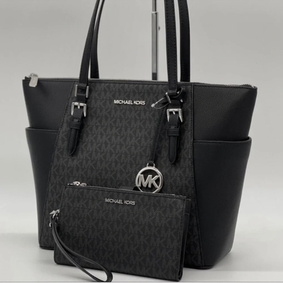Michael Kors Charlotte Bag & Double Zip
Wallet Black - Picture 1 of 11